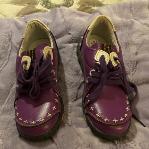 TMA eyes leather shoes.